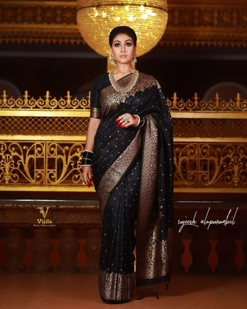 Dark Green Bnarasi silk saree